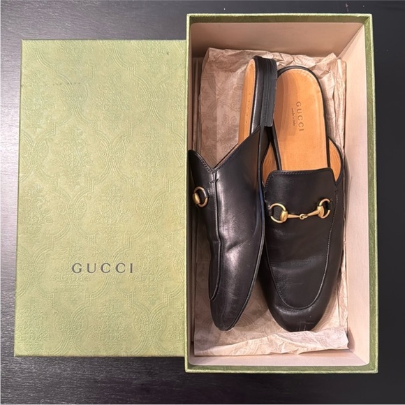 Gucci Loafers with box, black with gold detail - Picture 1 of 3